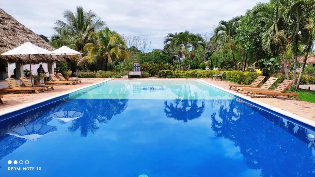 Hotel Campestre Arboretto ビリャビセンシオ エクステリア 写真