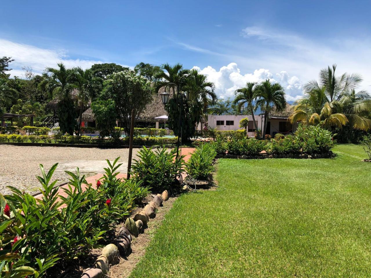 Hotel Campestre Arboretto ビリャビセンシオ エクステリア 写真